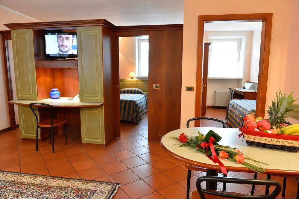 Residence Del Messaggero โรเวเรโต ภายนอก รูปภาพ